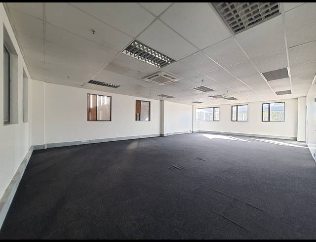 4,892M² WAREHOUSE TO LET IN POMONA